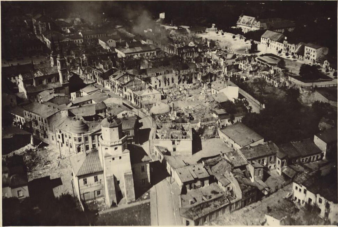 Zniszczenia1939_0.jpg
