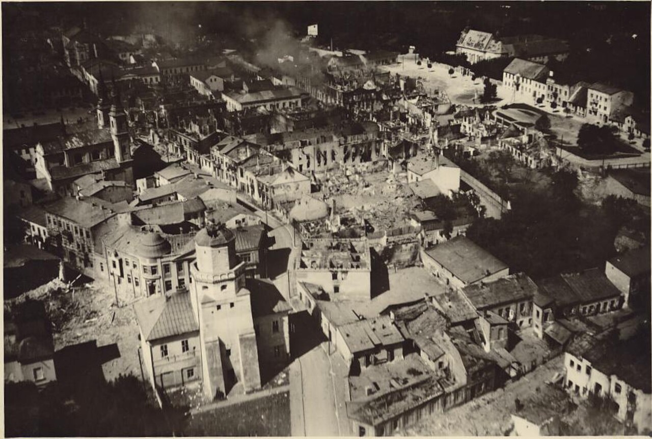 Zniszczenia1939_0.jpg
