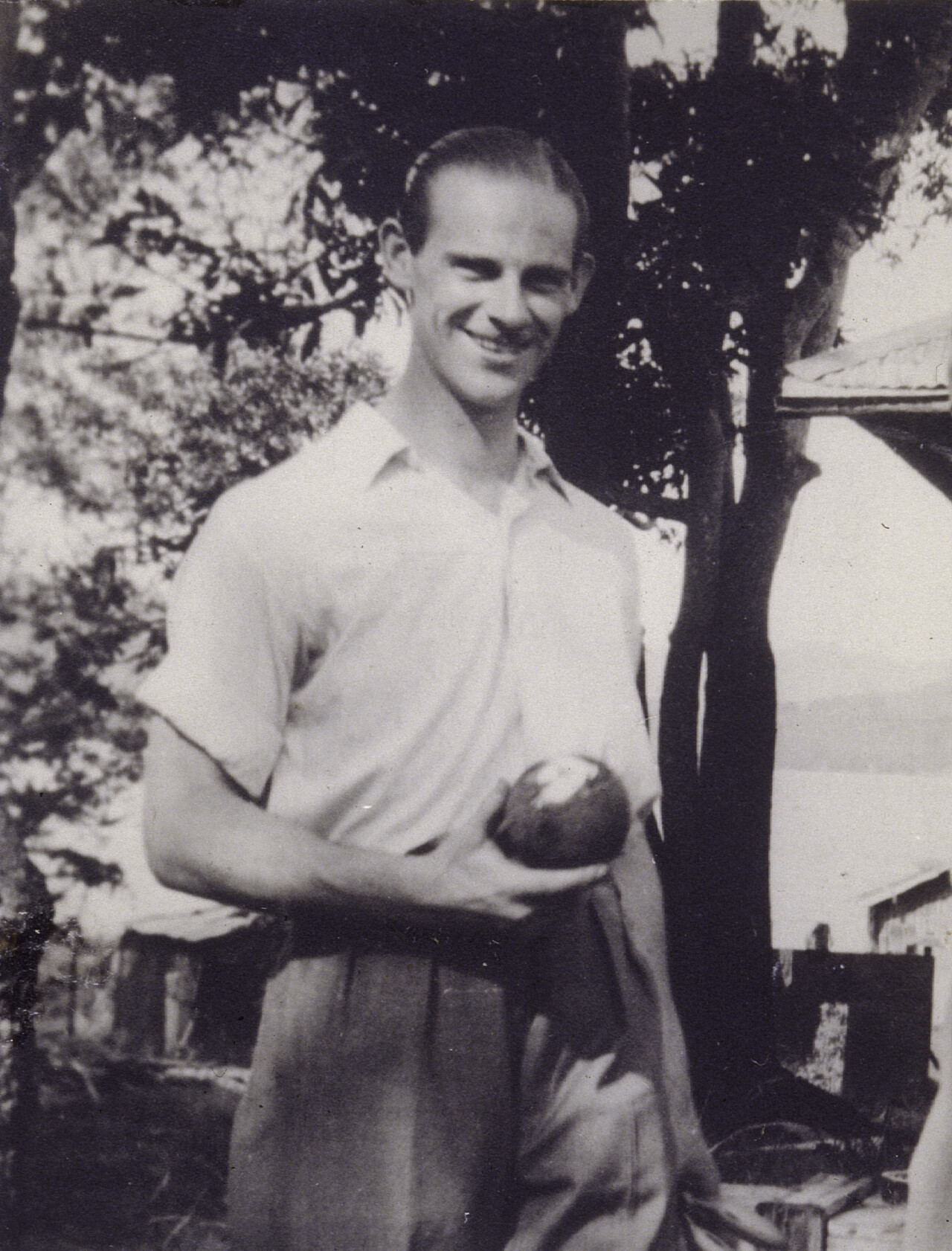 Indonesien, um 1948/49: Ab Nicholaas während einer Tournee mit der niederländischen Armee © »IK-Boek«, Sammlung Sachsenhausen